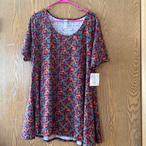 LuLaRoe Tops Nwt Lularoe Size Xl Perfect Tee Slits On Side Of Shirt Poshmark